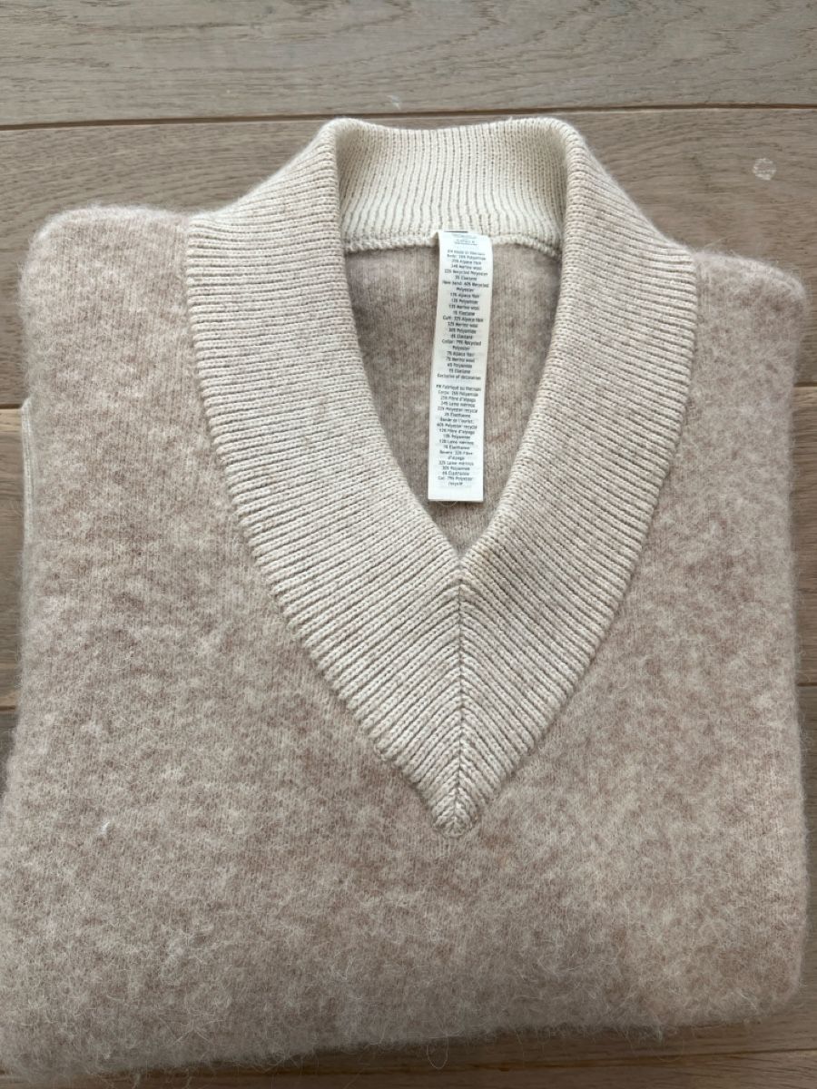 Lululemon Maglioni & Felpe: Lululemon sweater M beige – Nuovo (secondo la descrizione) da Zug venduto da ChicSales