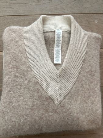 Lululemon sweater M beige