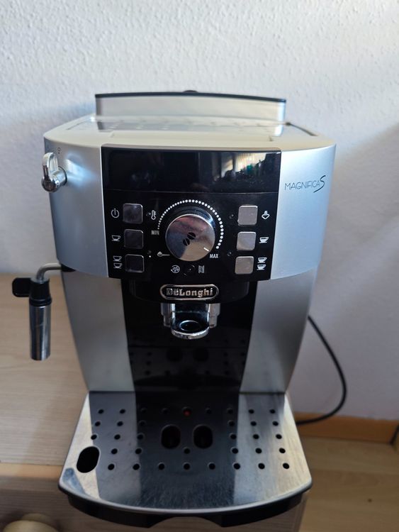 DeLonghi Magnifica S KaffeeVollautomat Kaufen auf Ricardo