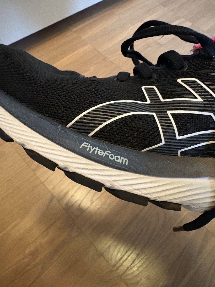 Asics Chaussures femmes: Asics Running Schuhe, Gr. 40.5 – D'occasion à Regensberg par ree_5l7n 3