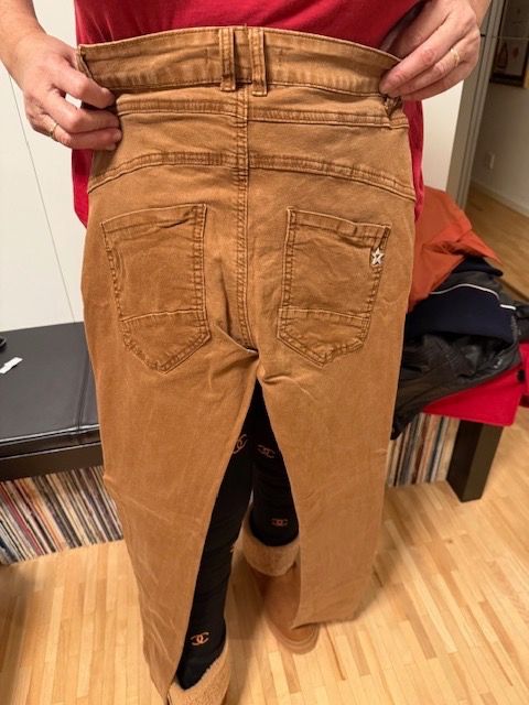 Jeans: Braune Damenjeans Gr. 36 Lexxury – Usato da Winterthur venduto da projectcleanup 1
