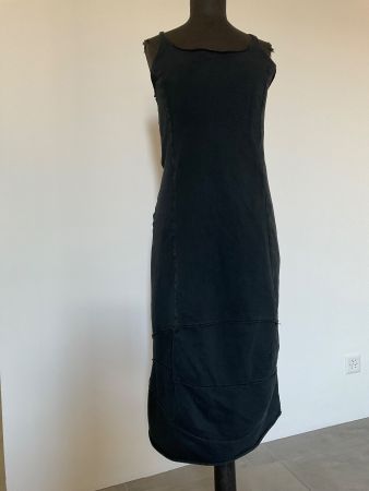 Rundholz DIP Trägerkleid schwarz Grösse S – Designerkleid