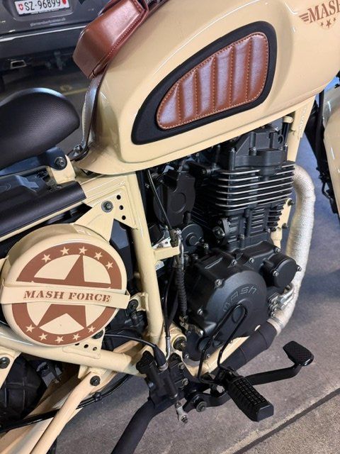 Mash Route: Motorrad MASH Desert Force 400 mit Auspuffbändern – Neuf (Voir description) à Siebnen par goodies01 5