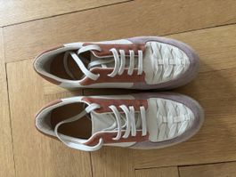 Neue Turnschuhe 39