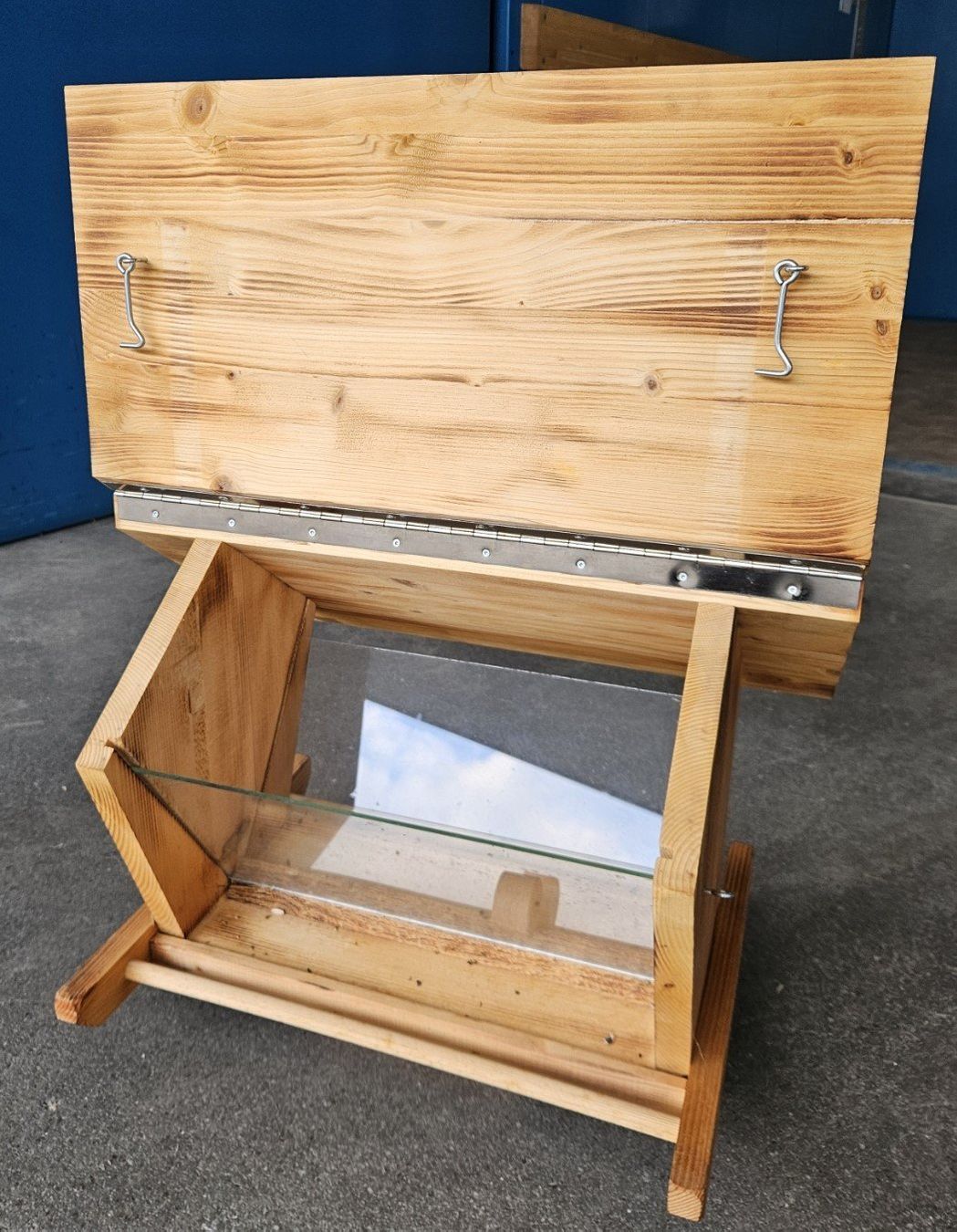Casette per uccelli: Vogelfutterhaus mit Ständer – Usato da Schmerikon venduto da Ohm1337 1
