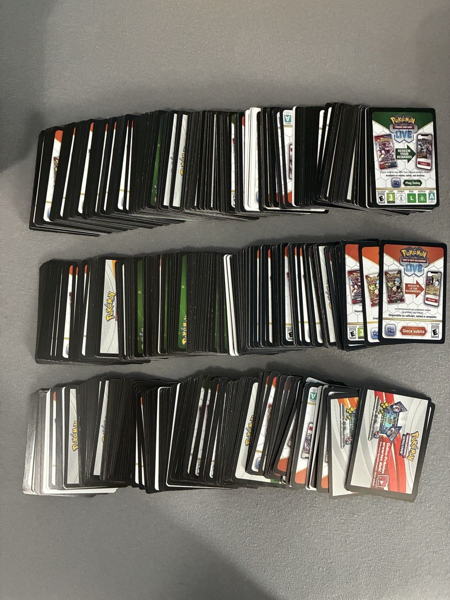 Pokémon Carte collezionabili: Carte Pokémon codici lotto misto 633 codici  – Nuovo (secondo la descrizione) da Taverne venduto da nad02026 1