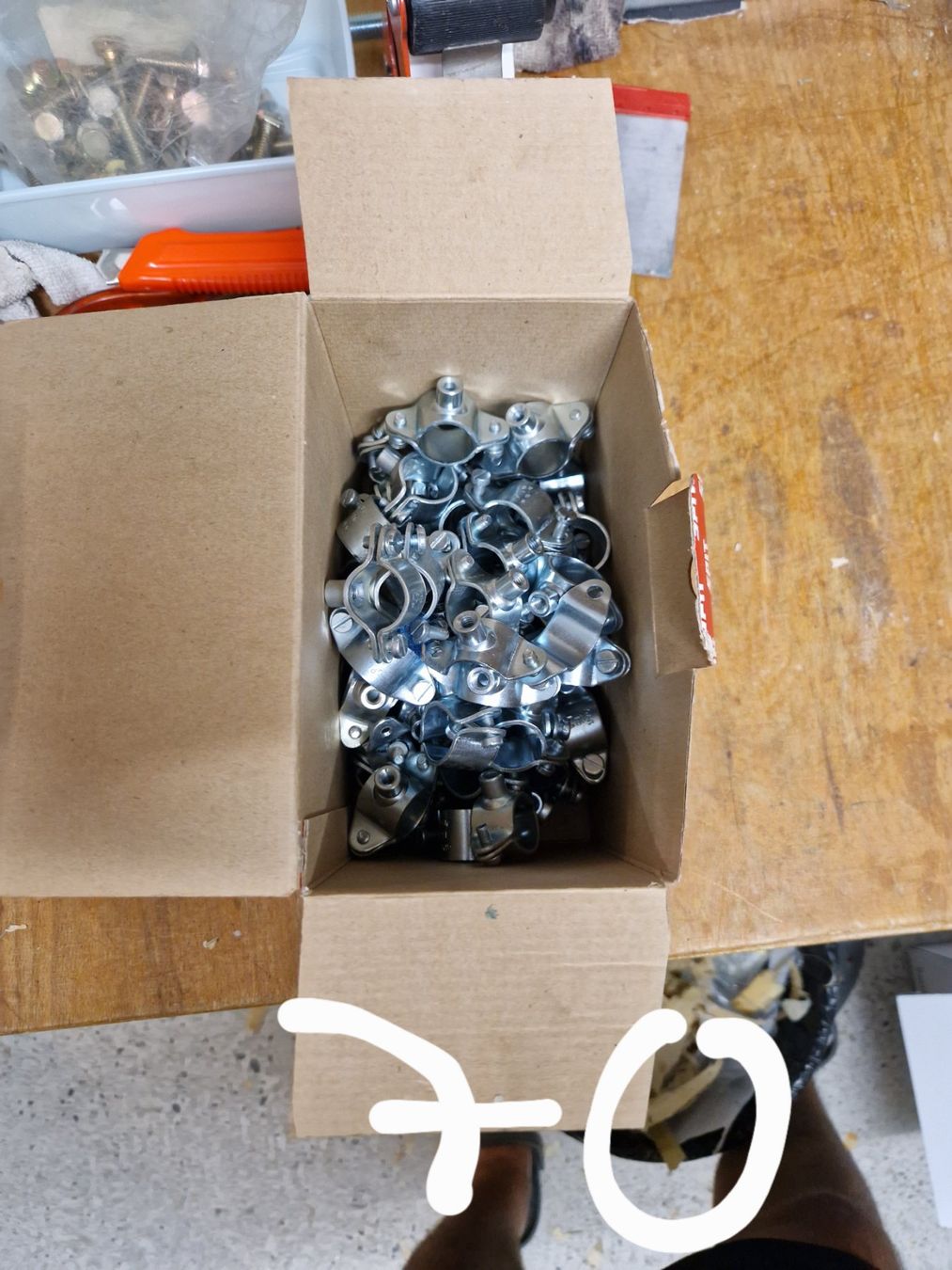 Supporti a parete: 70x SPIT E16 Rohrschellen 8mm-Distanzhülse – Usato da Wängi venduto da dx1_c5kc 1