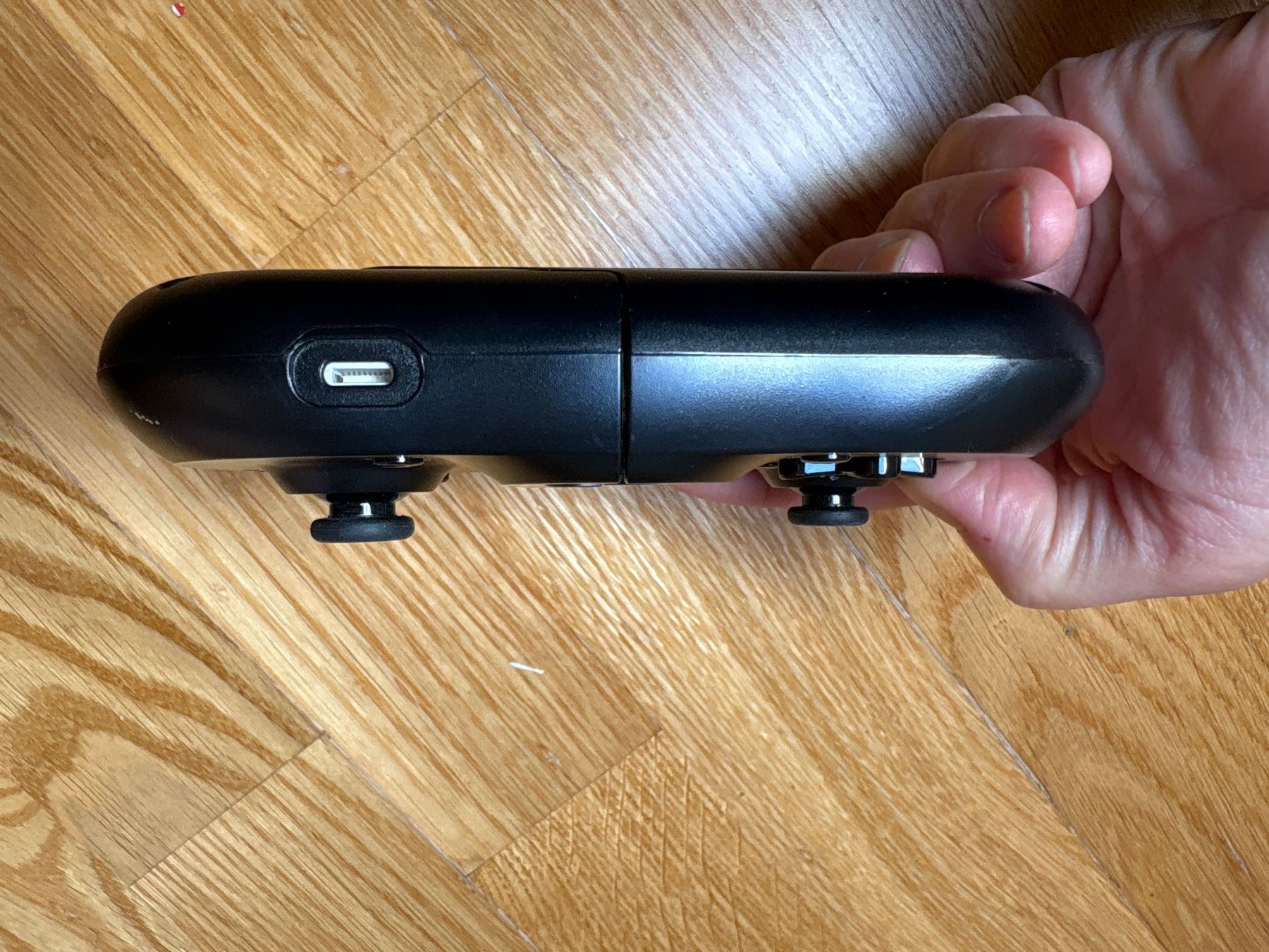 Razer Sistema di controllo: Razer Kishi Mobile Gaming Controller – Nuovo (secondo la descrizione) da Zürich venduto da Fabienne059 2