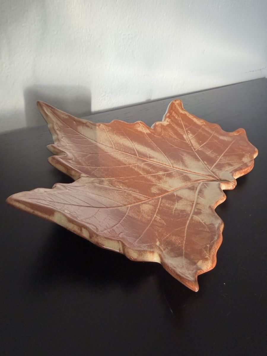Toutes les décorations: Keramik Schale Blatt Form  – D'occasion à Widnau par kustercarmen