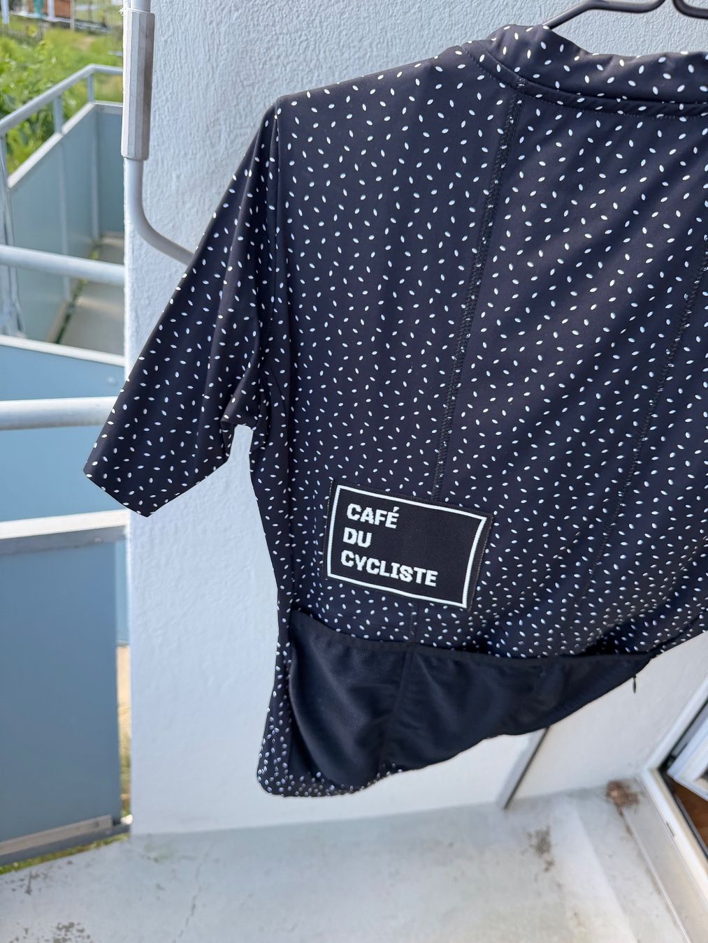 Canottiere & Pantaloni: Ab 1.- Café du Cycliste - Christine Men's Superlight Jersey – Nuovo (secondo la descrizione) da Uster venduto da Ledronnie 2