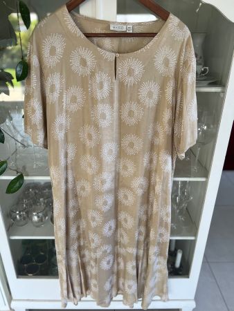 Sommerliches Kleid von Masai, Gr. XXL, Beige mit Muster