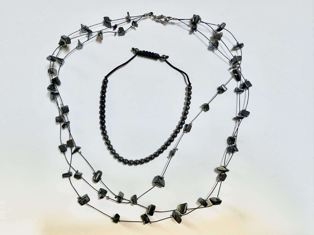 Altri gioielli: Collier et bracelet en hématite – Usato da Founex venduto da Hyrienne