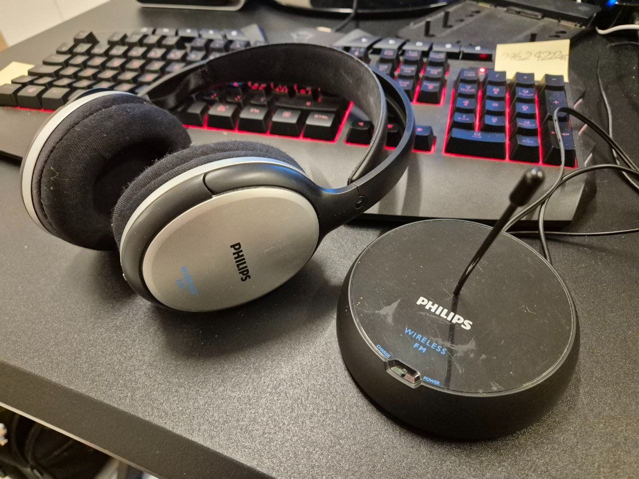 Philips Cuffie: Philips Wireless Kopfhörer Wireless FM – Usato da Volketswil venduto da CinziaVolki 1