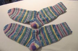 handgestrickte Socken Grösse 8/39