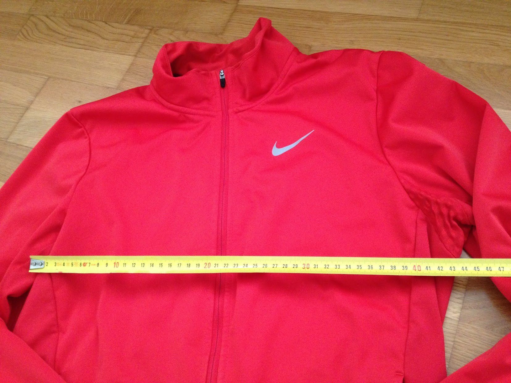 Nike Giacche: Running Jackli Nike – Usato da Dübendorf venduto da Fip05 5