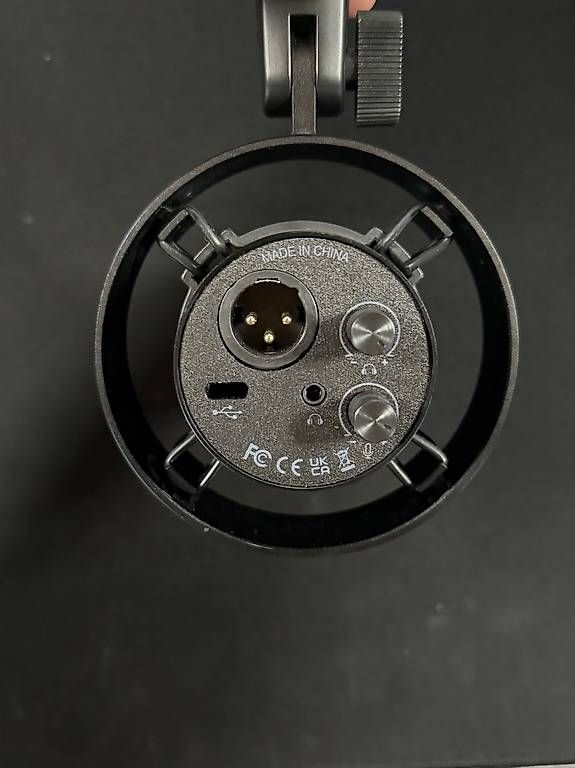 Microphones: FIFINE K688  Microphone dynamique XLR – D'occasion à St-Aubin-Sauges par dow_g6cc 2