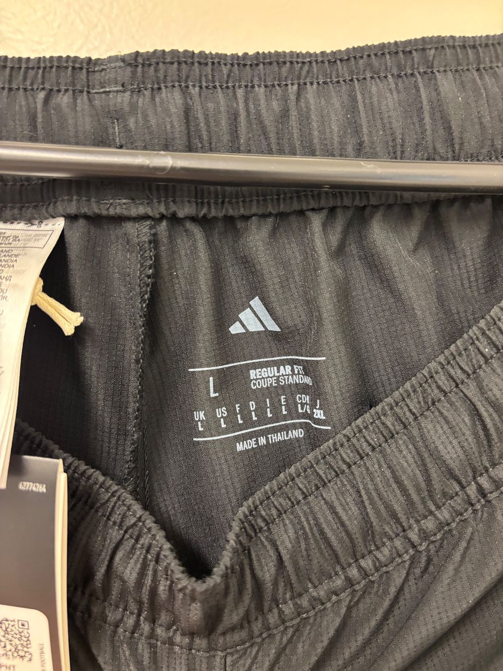 Adidas Pantalons: Adidas Trainingshose – Neuf avec emballage d'origine à Zürich par mc_mike77 2