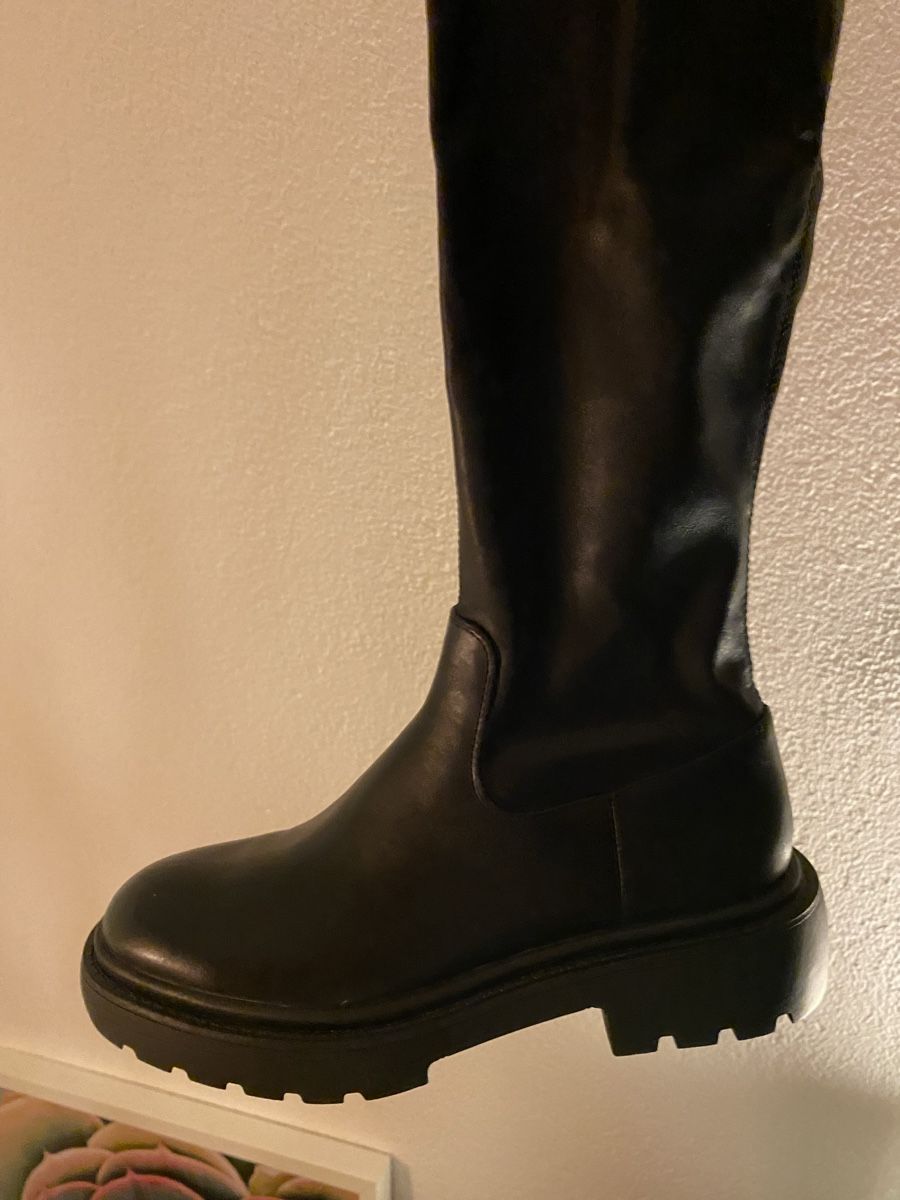 Zara Chaussures femmes: Bottes noires 38 Zara – Neuf (Voir description) à Gorgier par hcaroline4 2