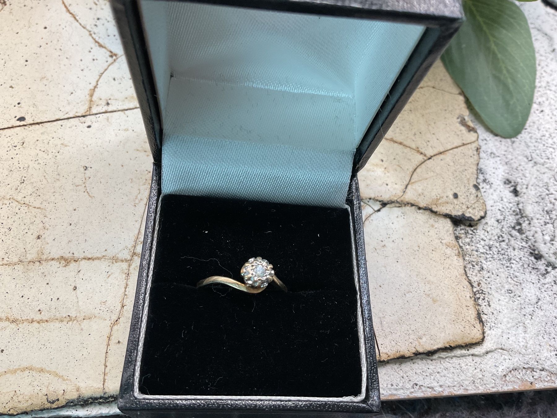 Bagues: Vintage 9ct Goldring mit Diamant – D'occasion à luzern par Alpendorf1 1