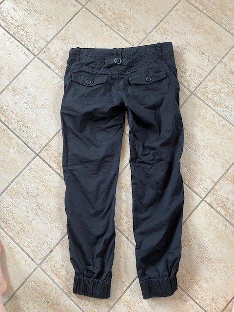 Esprit Pantaloni: Pantalon cargo edc ESPRIT taille 38 – Usato da Les Ponts-de-Martel venduto da Jolisa 1