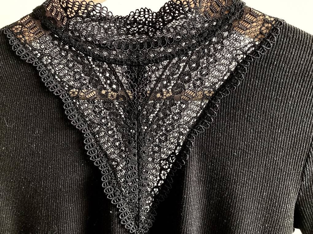 Top: ONLY Langarmshirt mit Spitze XS – Usato da Bellach venduto da lia_26tj 2
