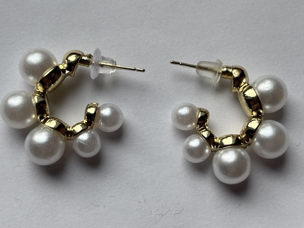 Orecchini pendenti & Orecchini a lobo: Hoops with Faux Pearl – Nuovo (secondo la descrizione) da Dübendorf venduto da S1973E