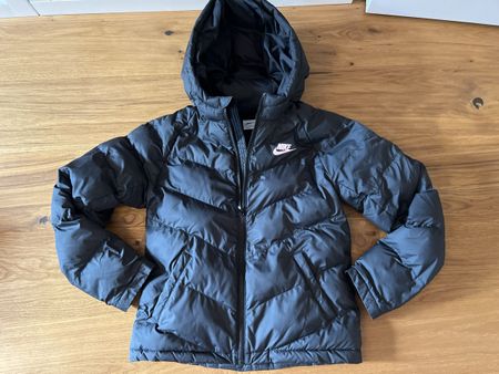 Nike Daunenjacke Kinder Grösse L 147-158cm schwarz guter Zus