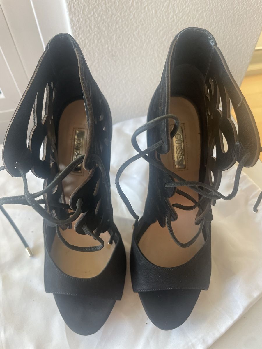Scarpe da donna: Guess Schnürschuhe High Heels Gr. 36 schwarz – Nuovo (secondo la descrizione) da Winterthur venduto da Lili3435