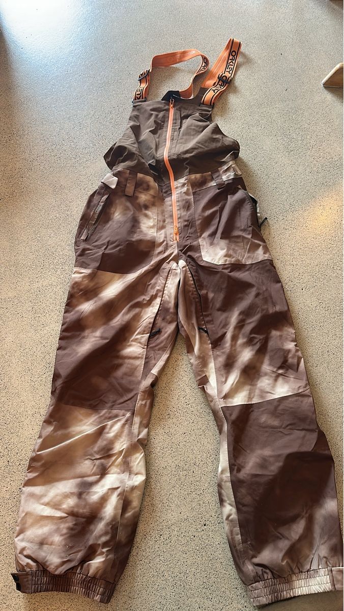 Oakley Pantalons: Oakley Snowboardlatzhose L – D'occasion à Biberstein par Anka01