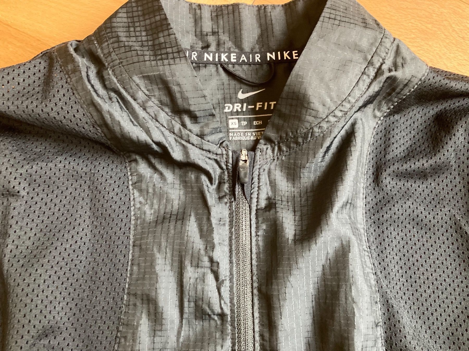 Nike Vestes: NIKE Jogging Jacke – D'occasion à Zürich par annalaila 1
