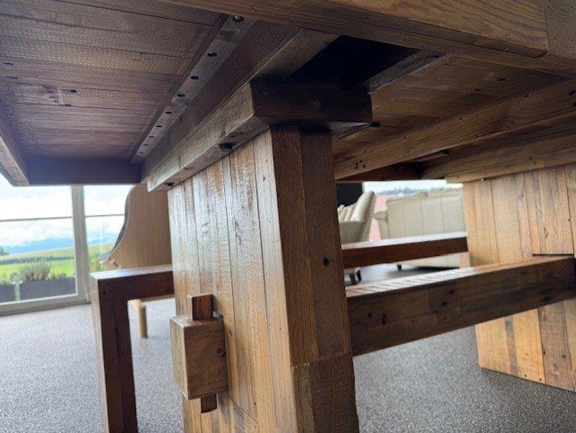 Tavoli: Table à manger et banc en pin recyclé – Usato da Montherod venduto da wor_q2tn 5