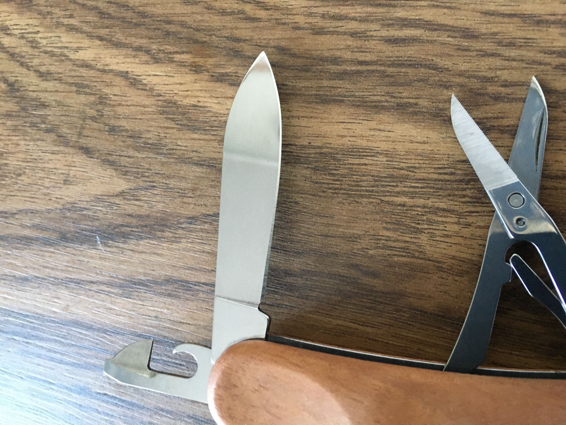 Victorinox Coltelli tascabile: VICTORINOX - Evolution Wood - Sackmesser - BKW – Usato da Andwil SG venduto da Rainboli 6