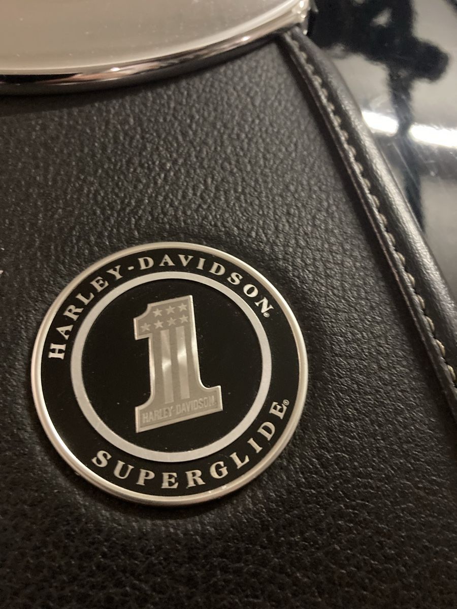 Harley-Davidson Chopper: Harley Davidson Super Glide Custom – Usato da Gersau venduto da 2mali4 4