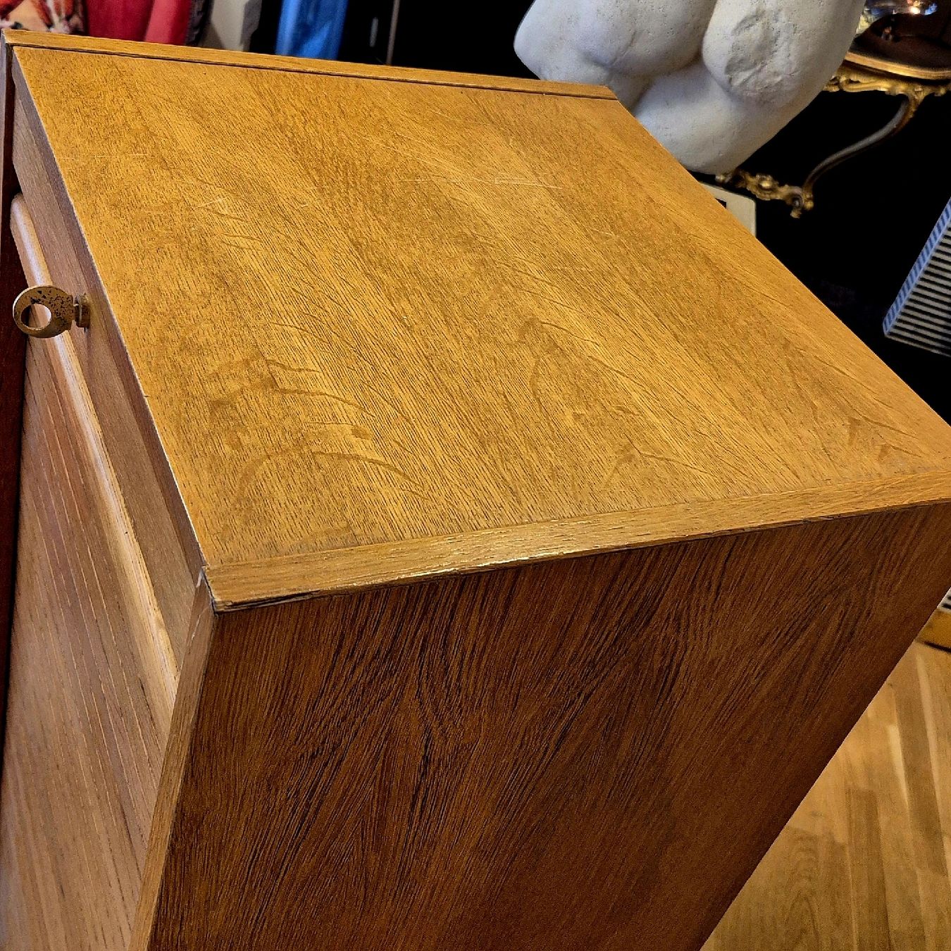 Armadi: Vintage Rollladen-Schrank – Usato da Basel venduto da Gaianed 1