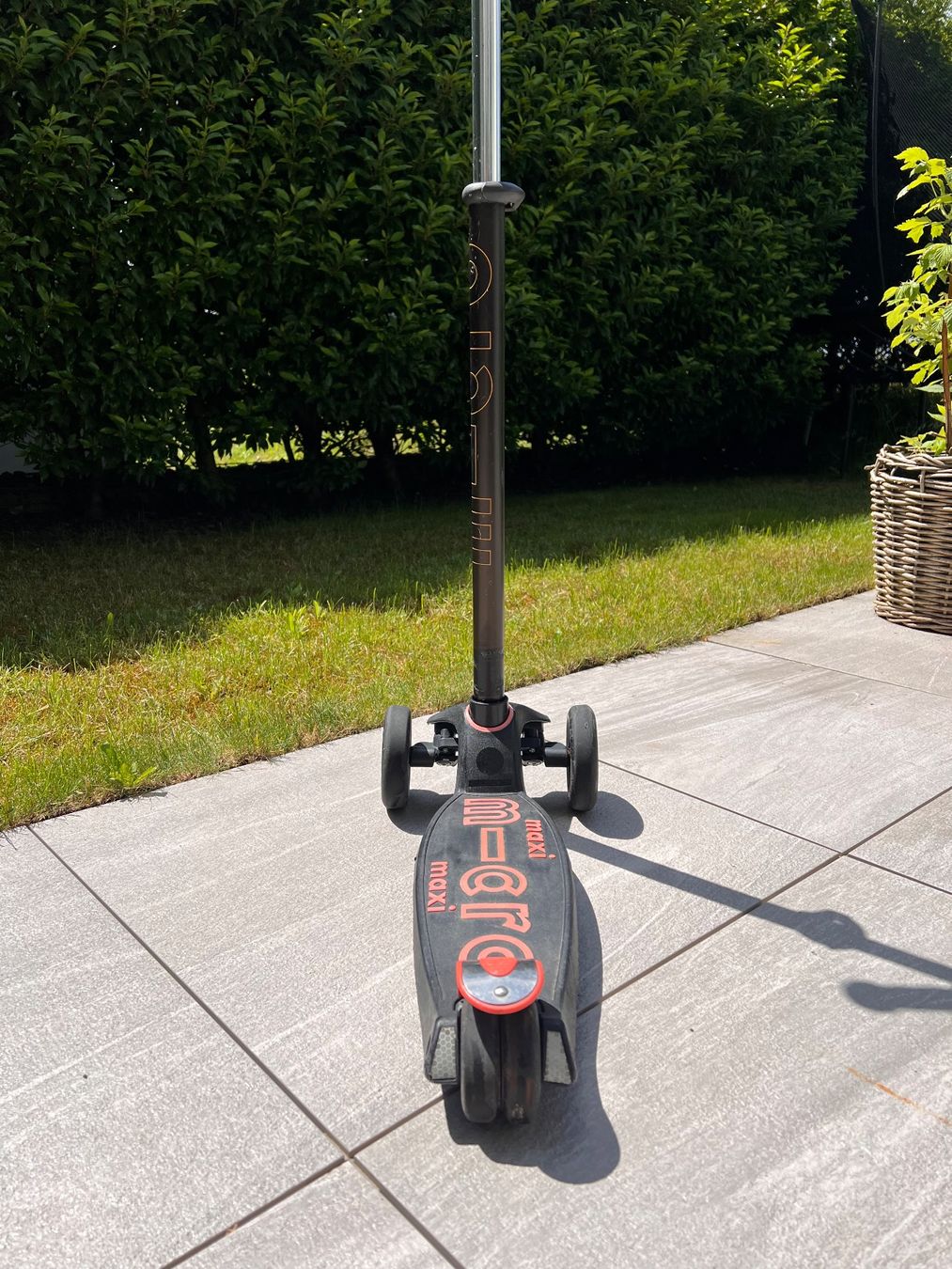 Micro Kickboard: Micro Scooter Maxi - schwarz – Usato da Ebertswil venduto da Arula7 3