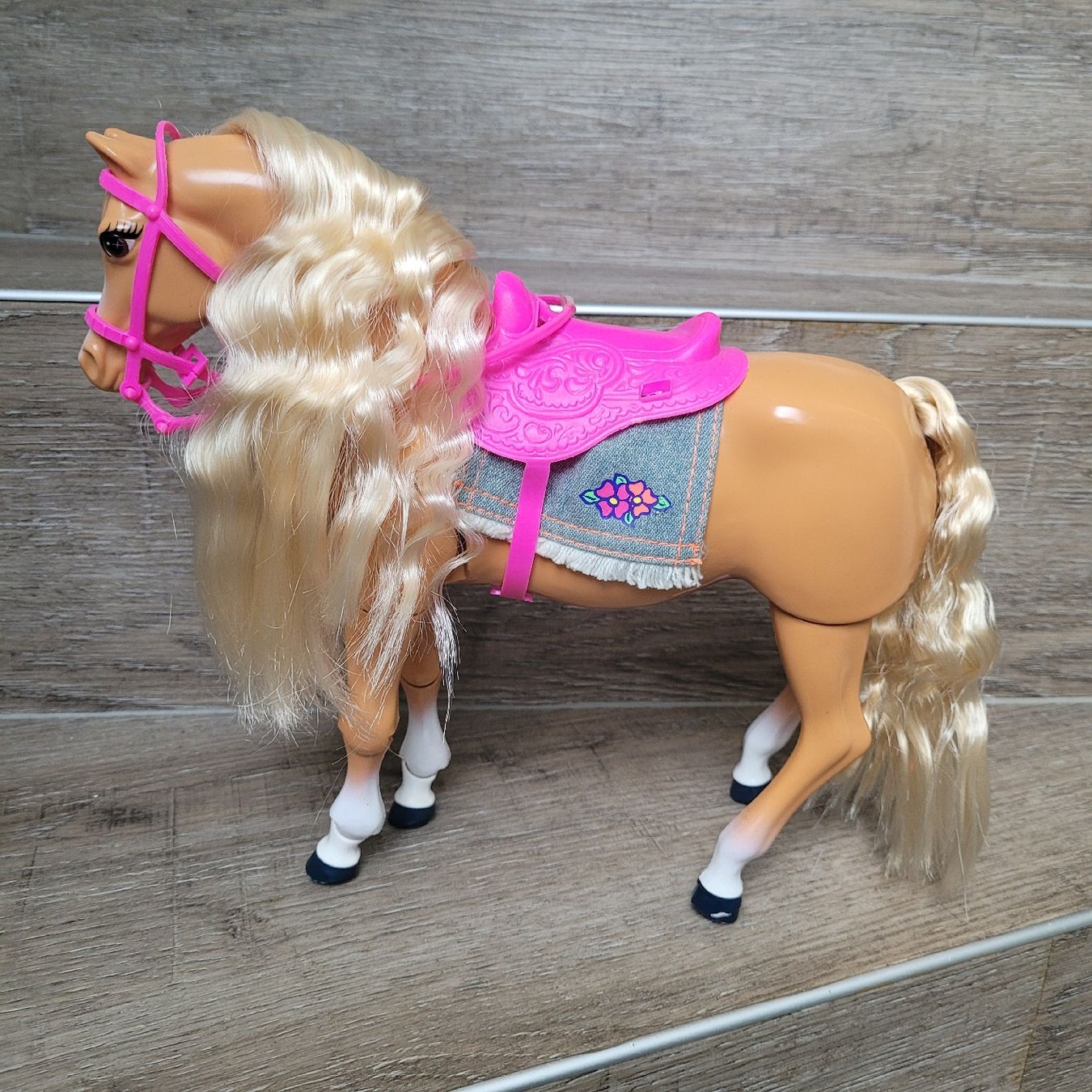 Giocattoli: Barbie Pferd Traumpferd Tänzer – Usato da Niederbuchsiten venduto da klengyel 1