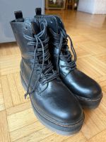 Schwarze Boots Gr. 38 mit Plateausohle - Top Zustand!