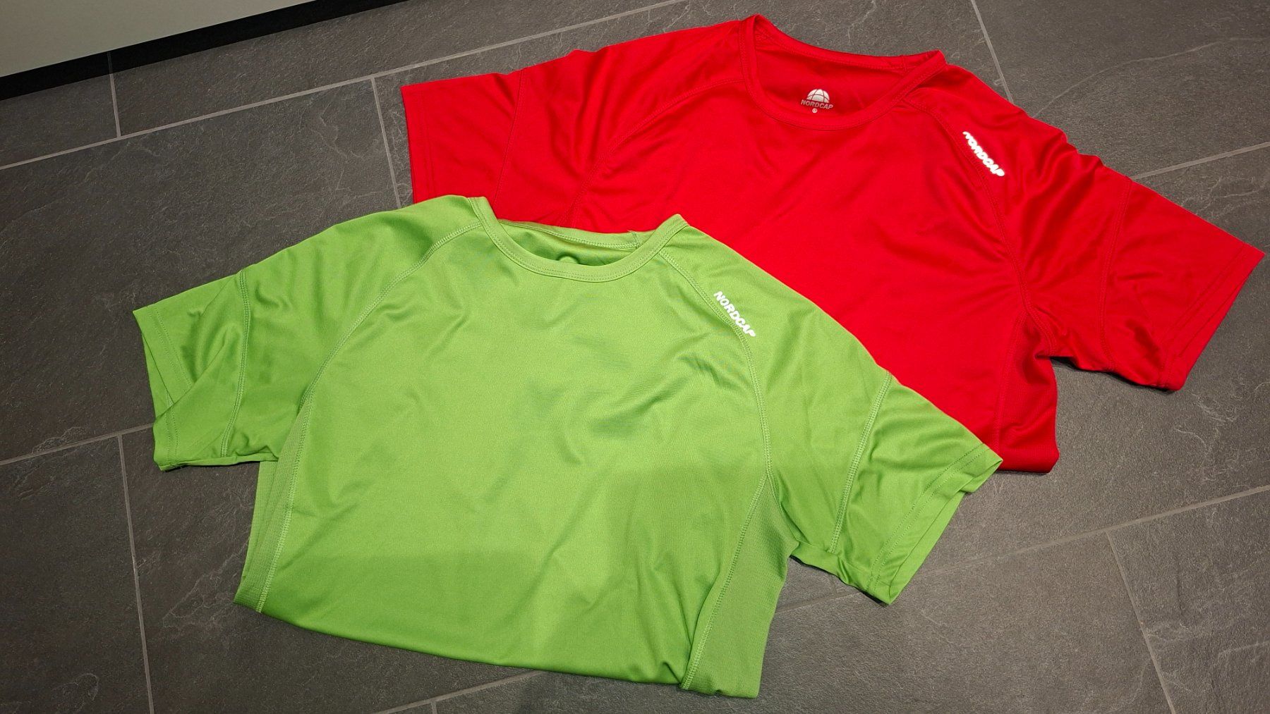T-shirt: Funktionsshirt "Nordcap" Gr. L – Usato da Einsiedeln venduto da AIGHT09