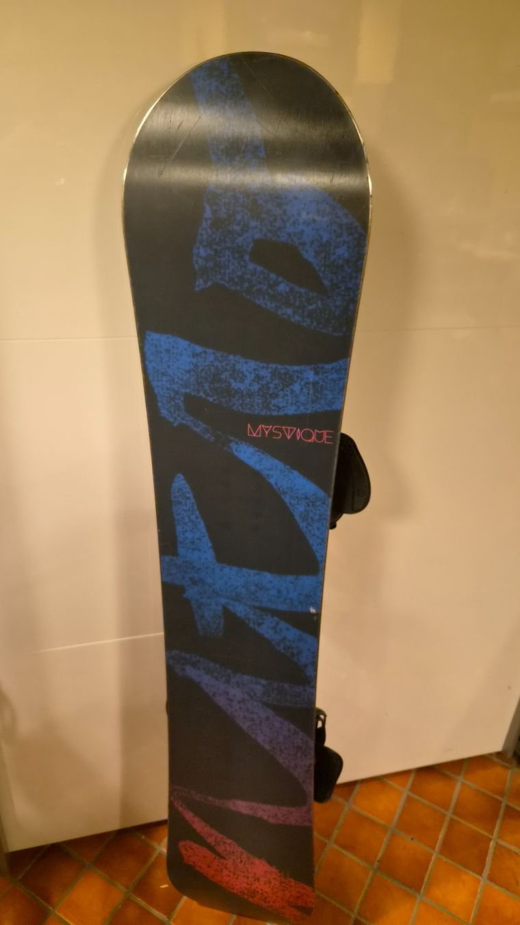 Snowboard Nitro Boards: Nitro Snowboard 146cm inkl. Bindung – Gebraucht aus Oberrieden von Raja011 5
