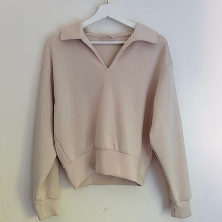 Stradivarius beige polo sweatshirt