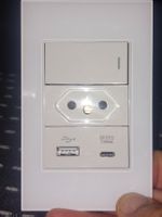 Weisse Steckdose mit USBAnschluss Typ A+C 5V 2100mA neu