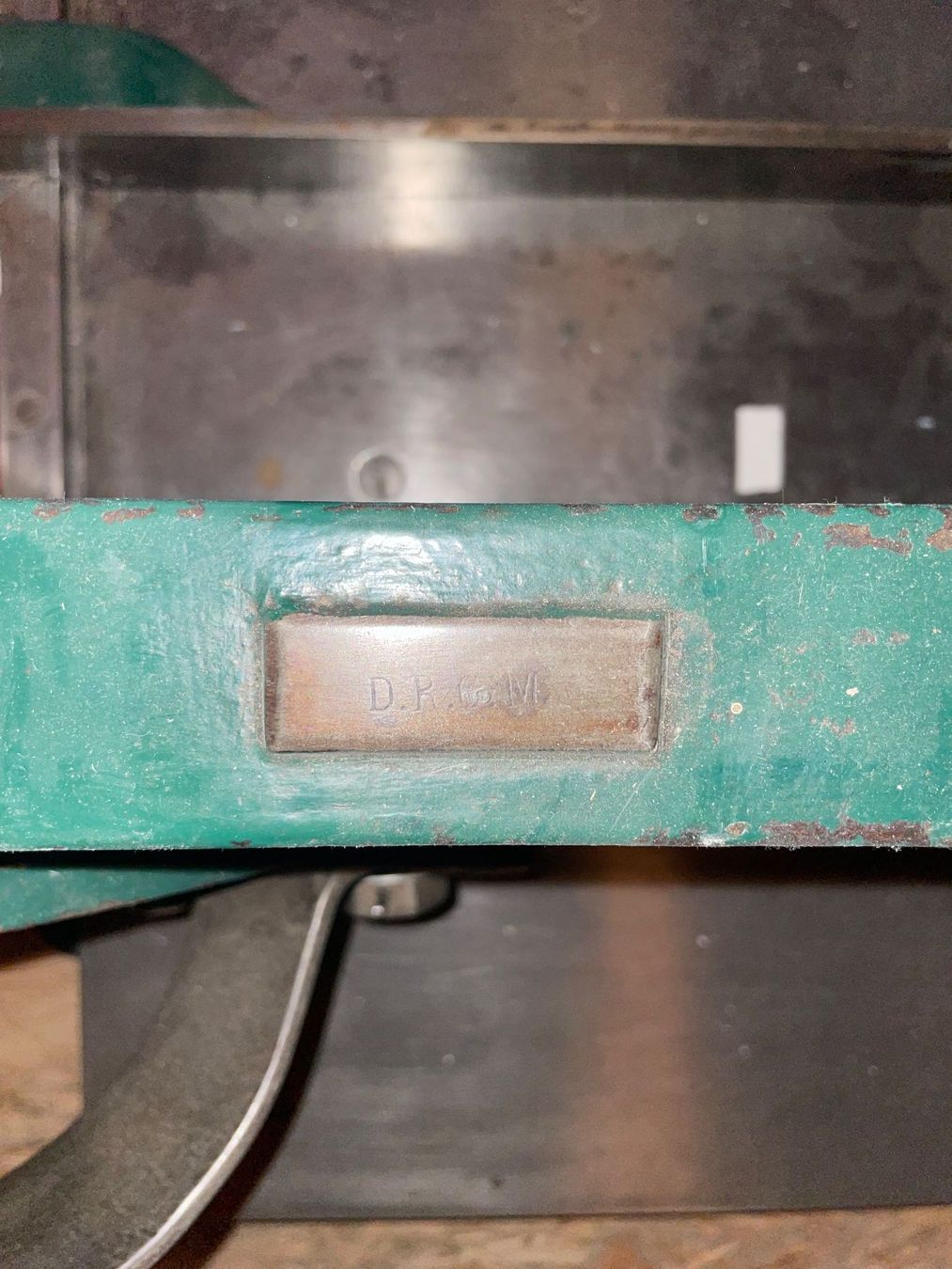 Tutte le macchine: Massicot ancien et robuste - Robuste Schneidmachine – Usato da Fribourg venduto da JohnB4 4