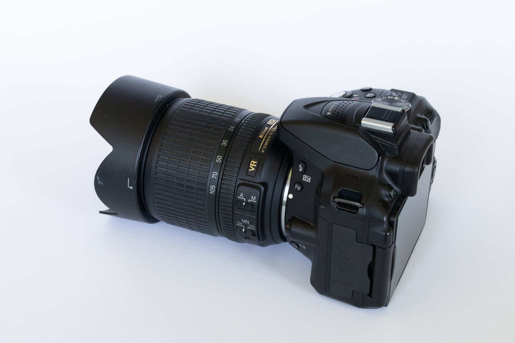 Nikon Appareil photo: Nikon D5300 Digital SLR Kamera Kit mit 2 Objektiven – D'occasion à Wädenswil par marho 1