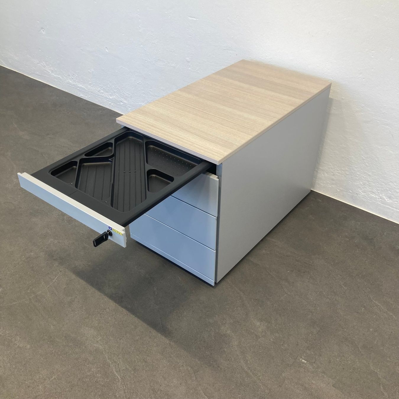 Banconi: Steelcase IMPLICIT Roll-Korpus 4 Schubladen – Usato da Schönenwerd venduto da mcofficeshop 6