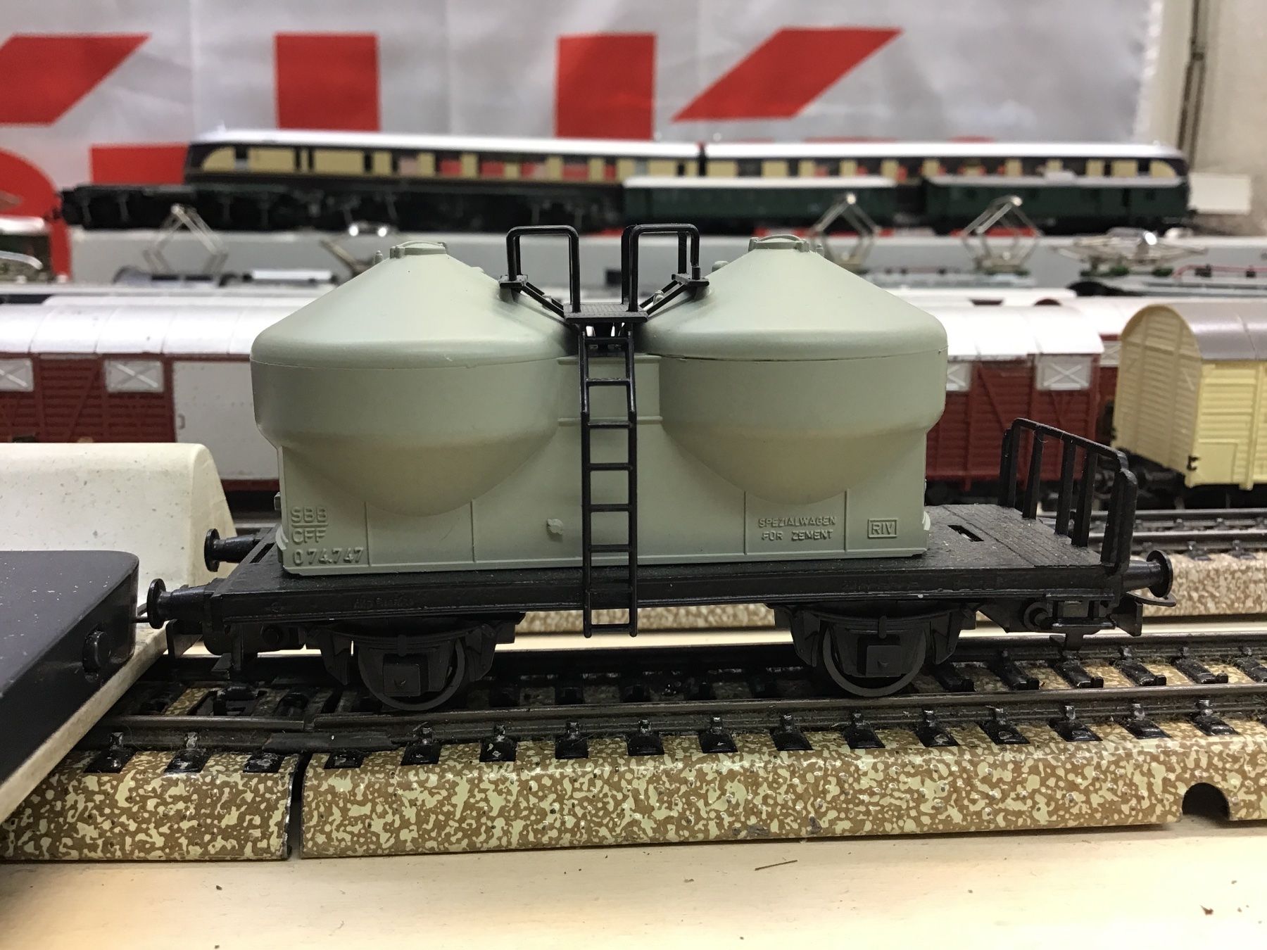 Kleinbahn Modellini di ferrovie: Kleinbahn Silowagen H0 – Usato da Männedorf venduto da Modellbau-wyss
