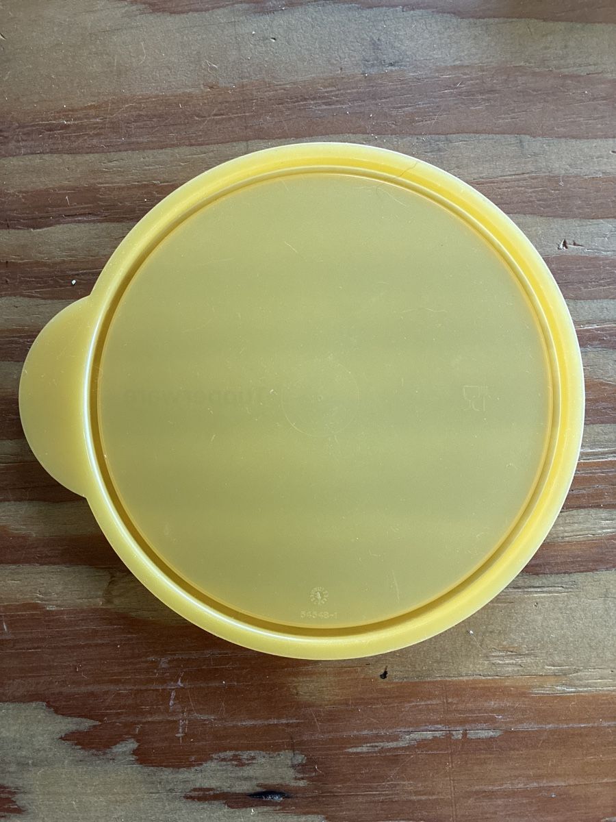 Tupperware Contenitori & Simili: Tupperware Deckel - gelb, rund, neuwertig – Nuovo (secondo la descrizione) da Ebnat-Kappel venduto da ponyhales 1