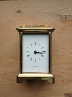 Antike kleine Standuhr