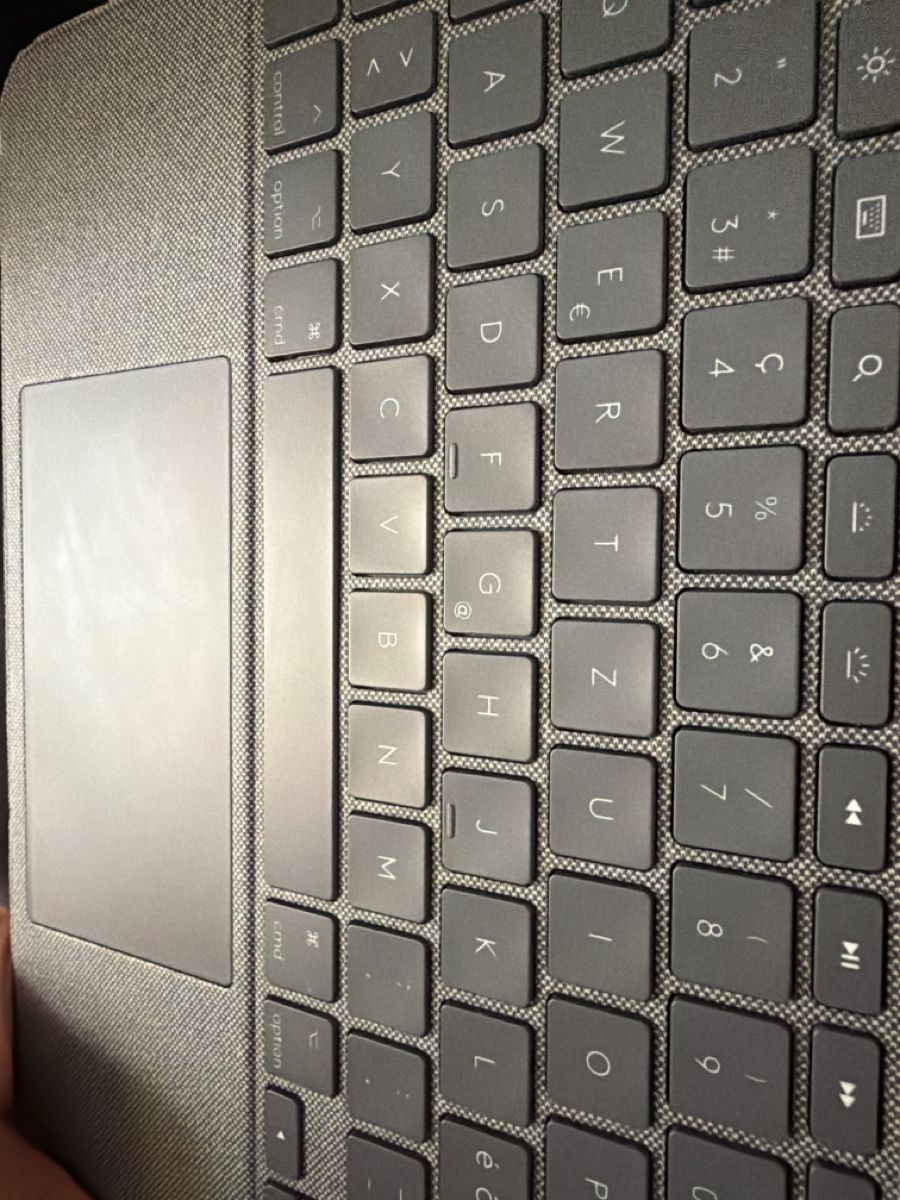 Logitech Tastiere: Logitech Keyboard Case for iPad Pro 11 inch Used – Usato da Lausanne venduto da atr_v2dq 2