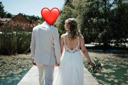 Traumhaftes Hochzeitskleid mit tollem Rücken von Amera Vera
