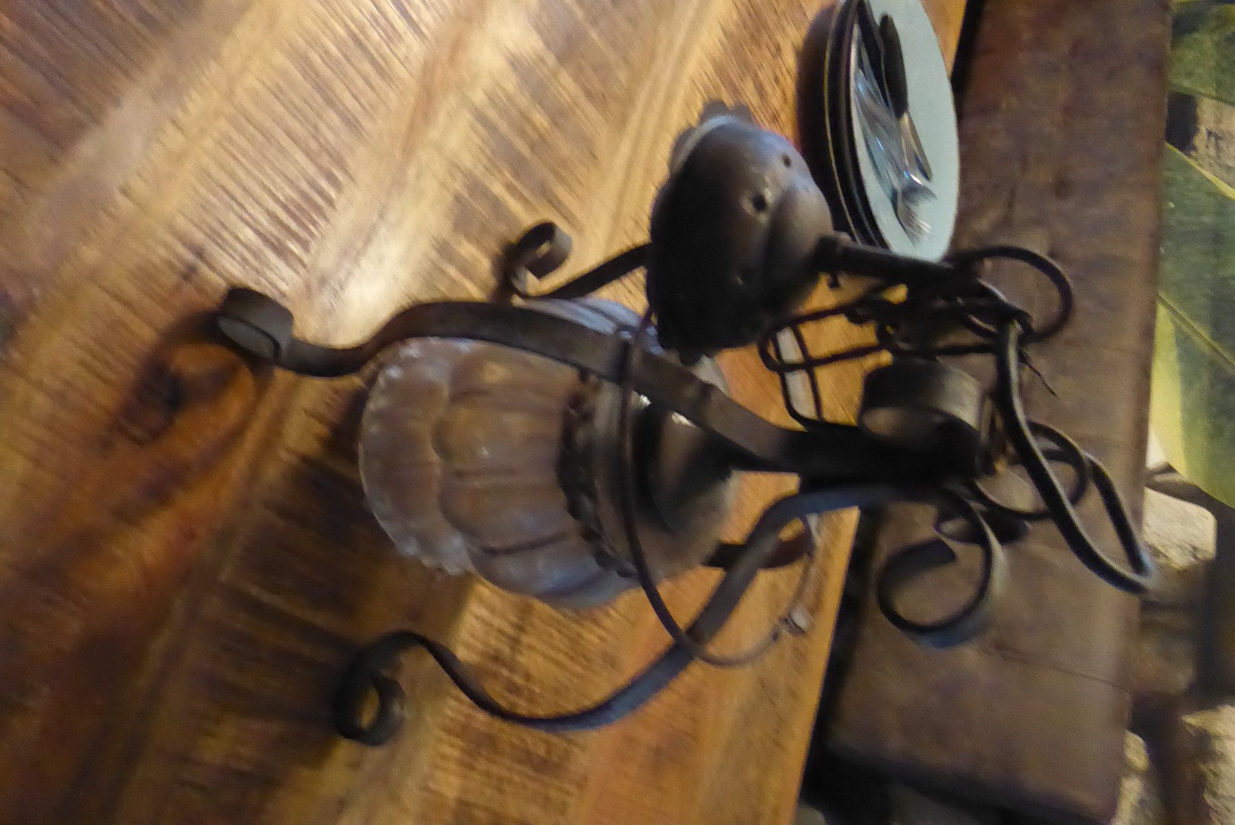 Lampen: Antike Lampe schmiedeisen Glas – Gebraucht aus Sargans von Benziner 2